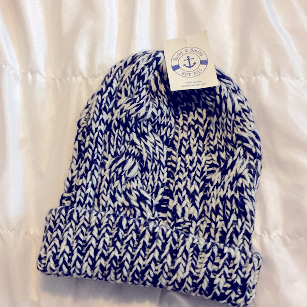 NWT yacht and smith white and navy blue hat